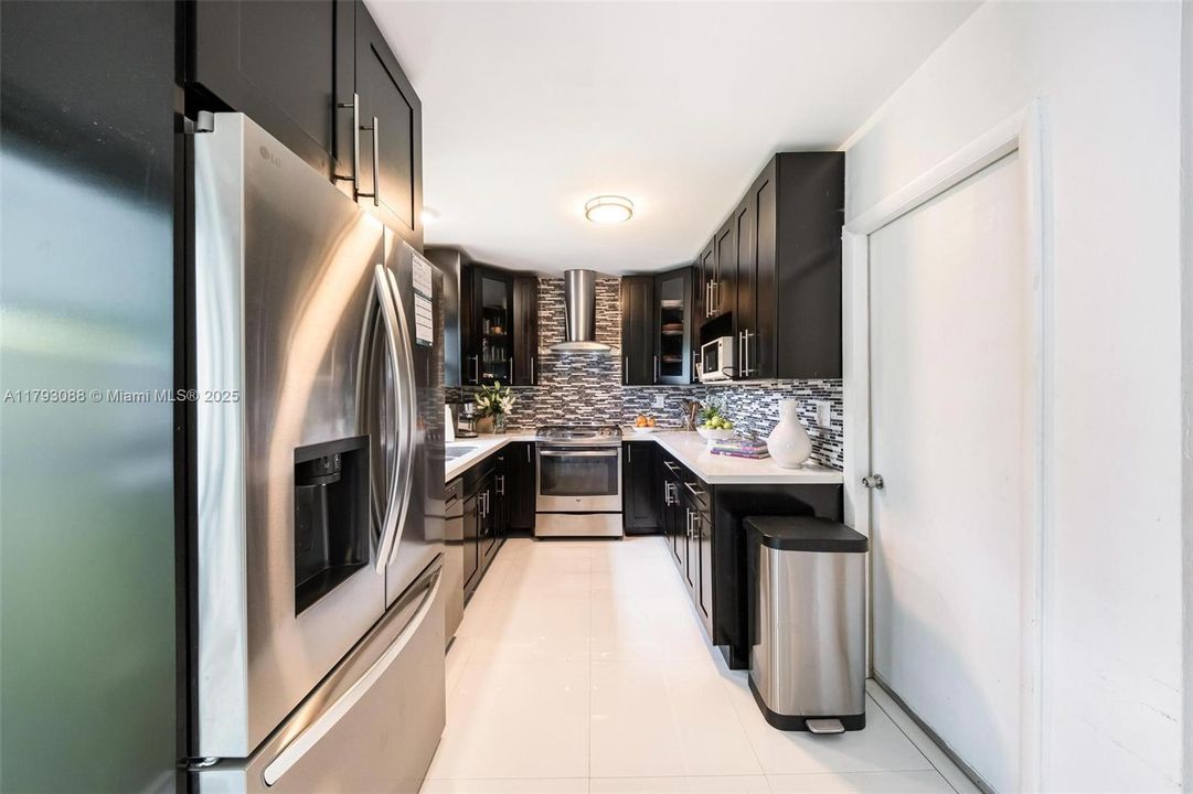 待售: $850,000 (3 贝兹, 2 浴室, 1294 平方英尺)