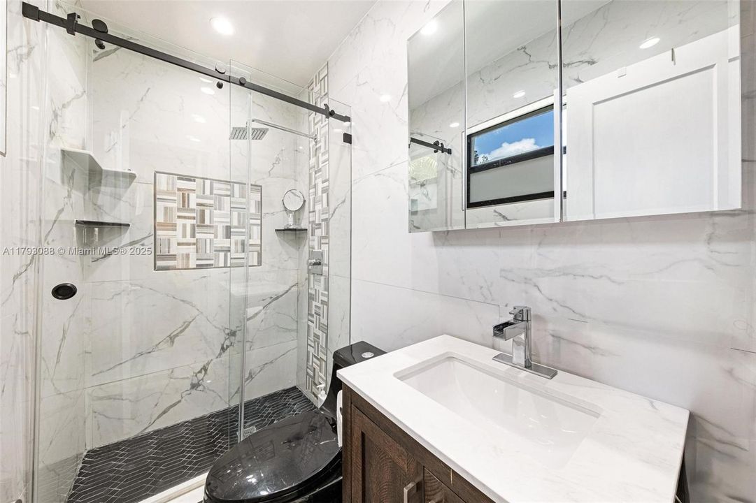 待售: $850,000 (3 贝兹, 2 浴室, 1294 平方英尺)