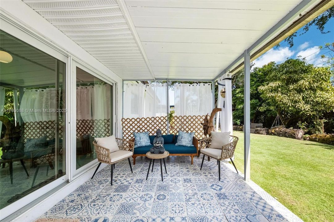 待售: $850,000 (3 贝兹, 2 浴室, 1294 平方英尺)