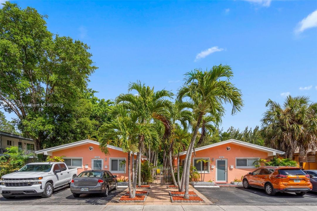 Недавно продано: $1,100,000 (0 спален, 0 ванн, 2300 Квадратных фут)