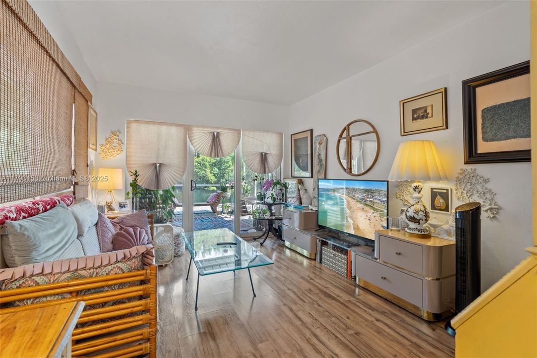 Недавно продано: $1,100,000 (0 спален, 0 ванн, 2300 Квадратных фут)