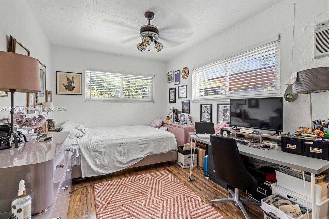 Недавно продано: $1,100,000 (0 спален, 0 ванн, 2300 Квадратных фут)