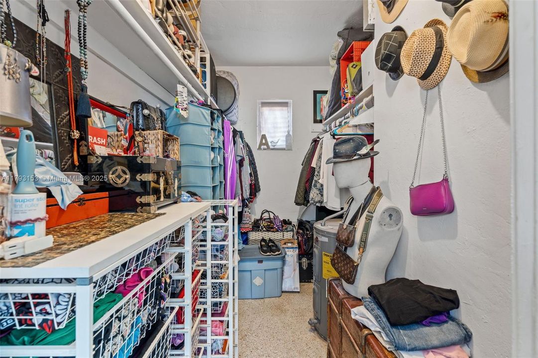 Недавно продано: $1,100,000 (0 спален, 0 ванн, 2300 Квадратных фут)