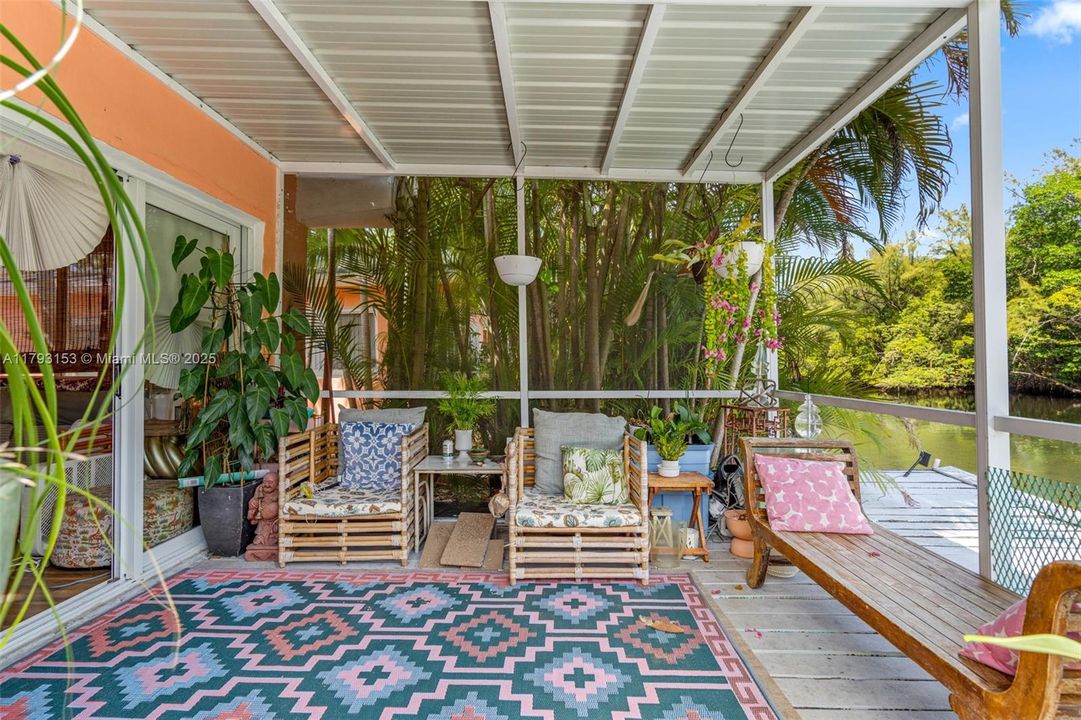 Недавно продано: $1,100,000 (0 спален, 0 ванн, 2300 Квадратных фут)