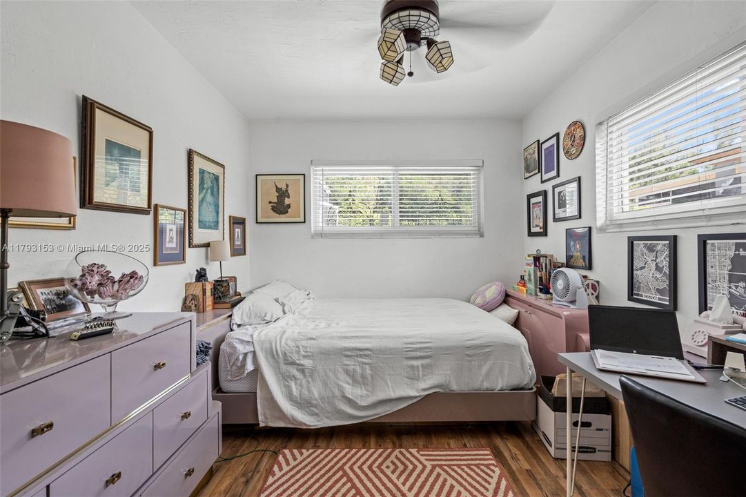 Недавно продано: $1,100,000 (0 спален, 0 ванн, 2300 Квадратных фут)