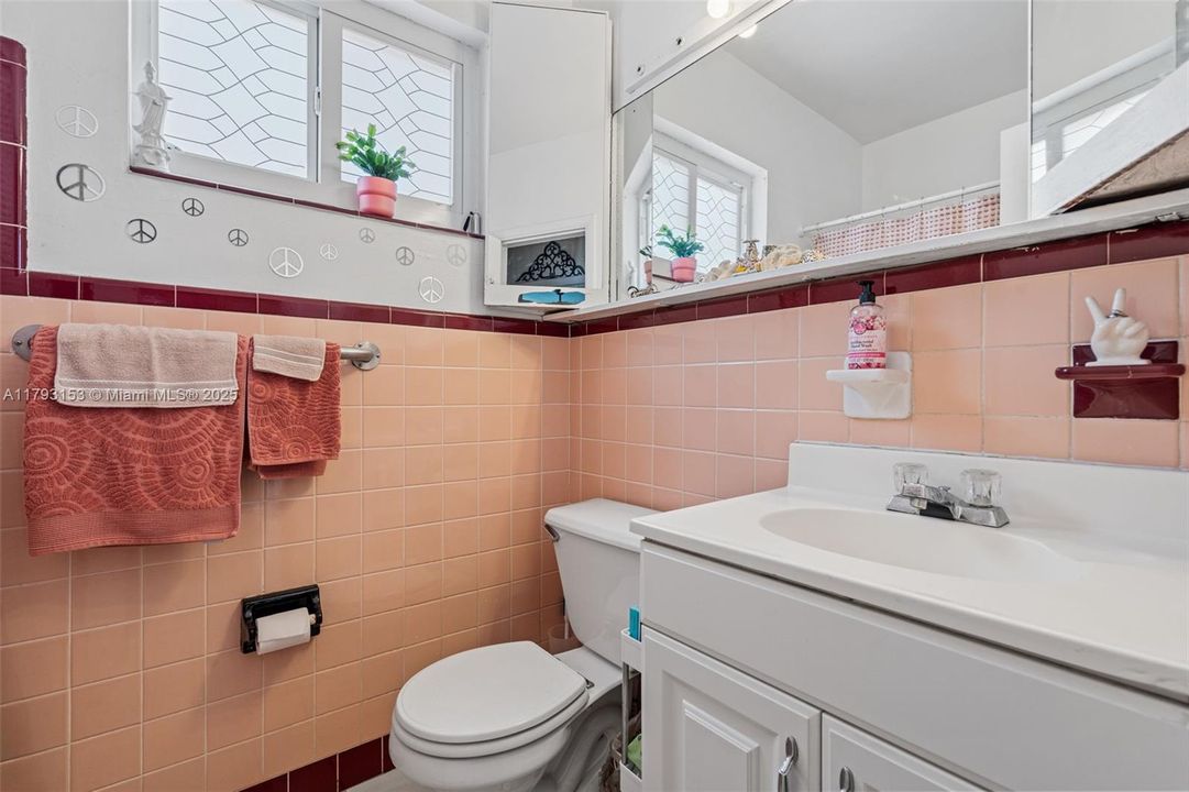 Недавно продано: $1,100,000 (0 спален, 0 ванн, 2300 Квадратных фут)