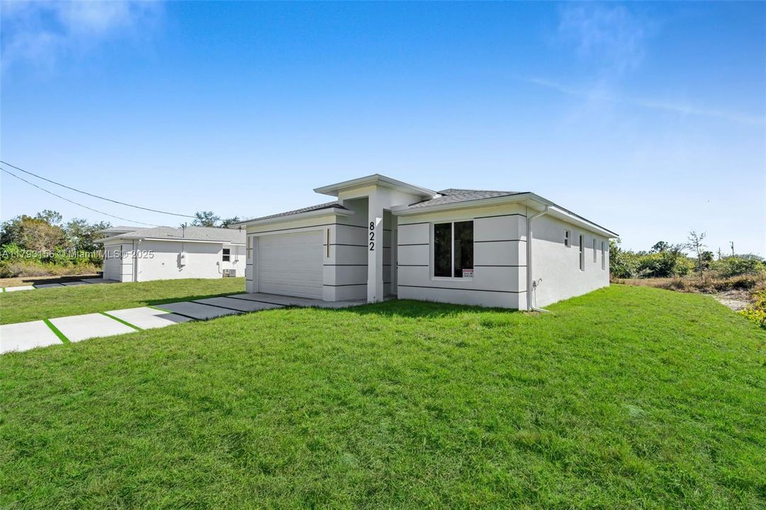 Recently Sold: $300,000 (3 beds, 2 baths, 1325 Square Feet)