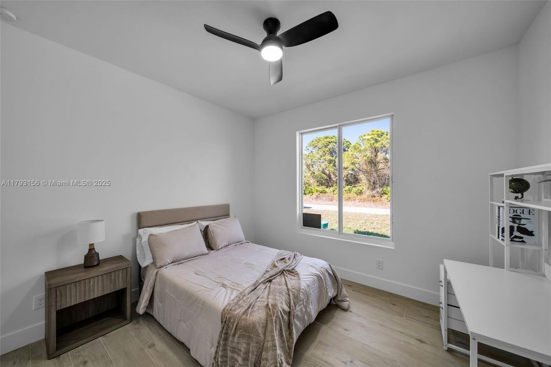 Recently Sold: $300,000 (3 beds, 2 baths, 1325 Square Feet)