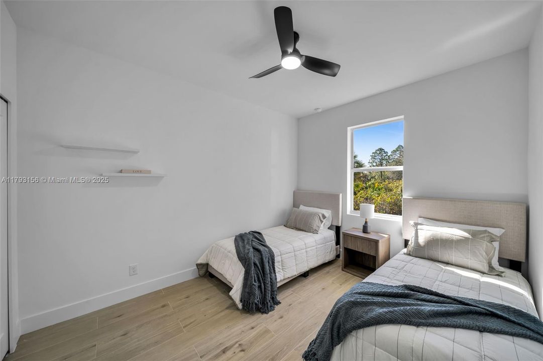 Recently Sold: $300,000 (3 beds, 2 baths, 1325 Square Feet)