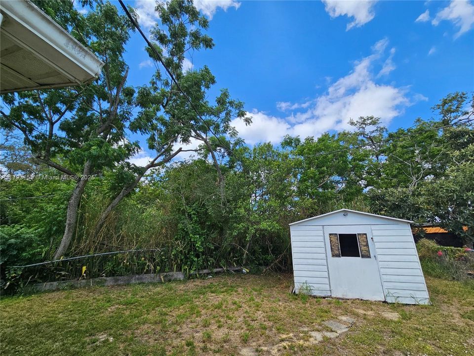 待售: $149,900 (2 贝兹, 1 浴室, 1182 平方英尺)