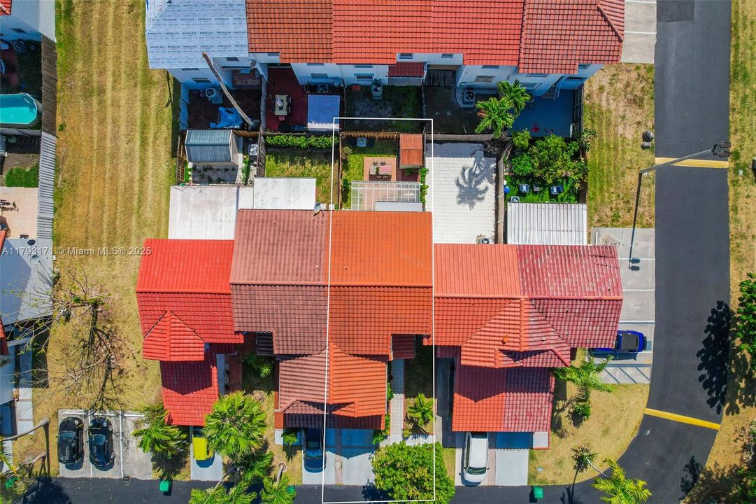 合同活跃: $390,500 (4 贝兹, 3 浴室, 1293 平方英尺)