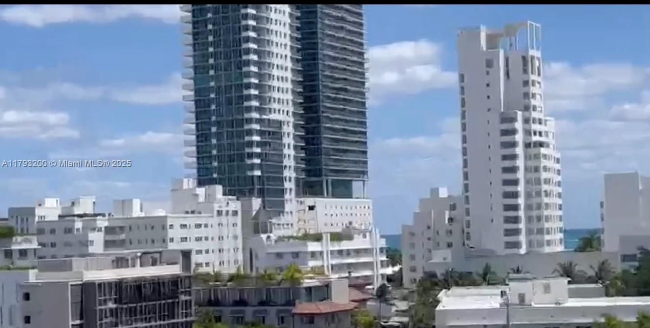 Recently Sold: $345,000 (1 beds, 1 baths, 700 Square Feet)