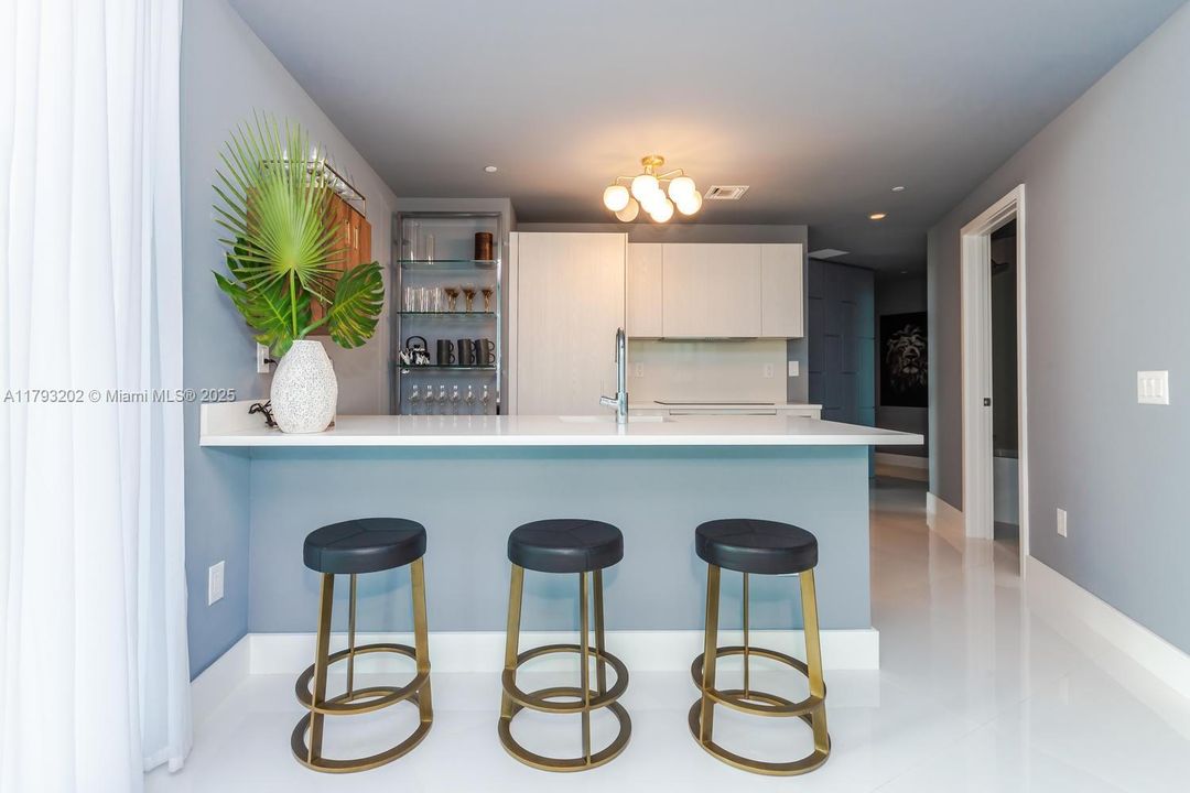 For Sale: $829,000 (3 beds, 2 baths, 1152 Square Feet)