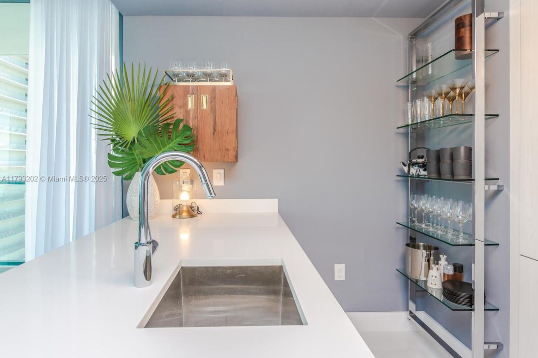 For Sale: $829,000 (3 beds, 2 baths, 1152 Square Feet)