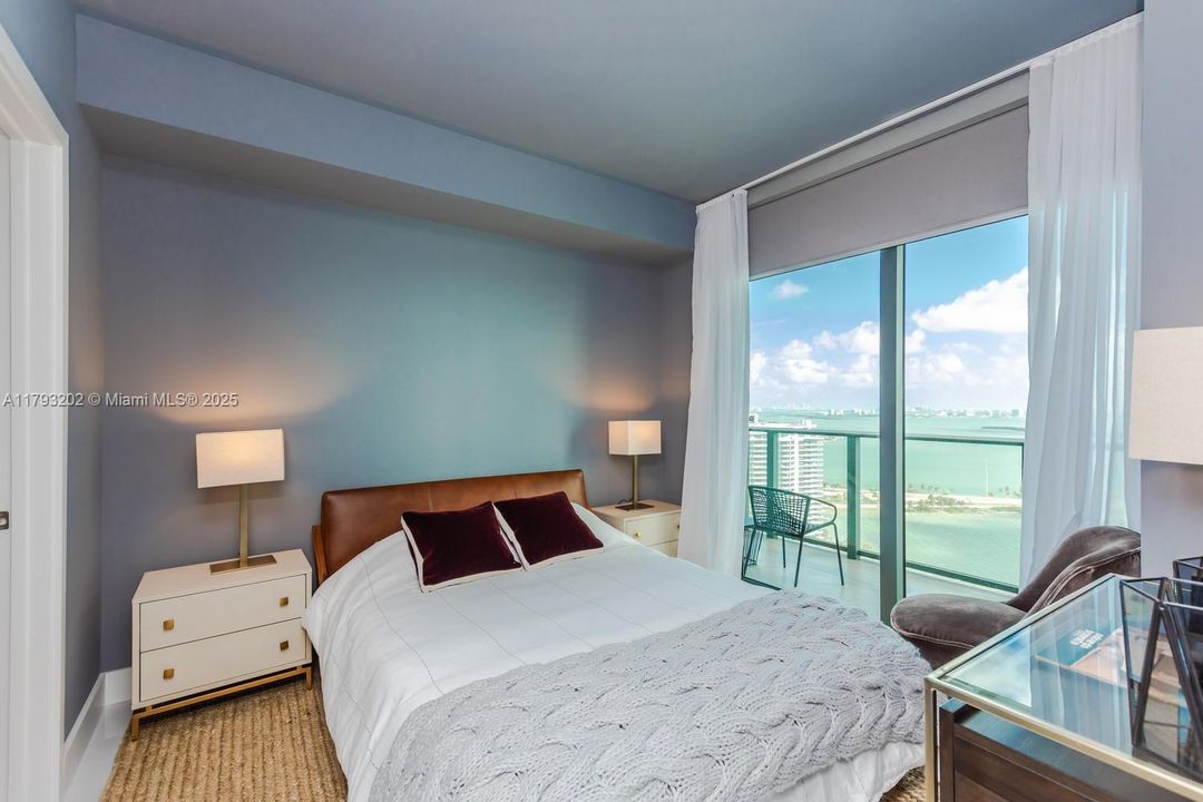 For Sale: $829,000 (3 beds, 2 baths, 1152 Square Feet)