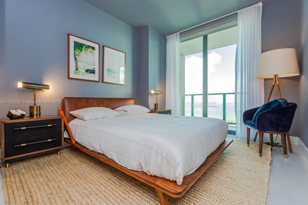 For Sale: $829,000 (3 beds, 2 baths, 1152 Square Feet)