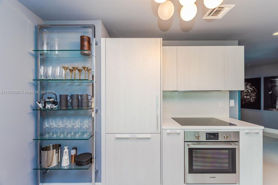 For Sale: $829,000 (3 beds, 2 baths, 1152 Square Feet)