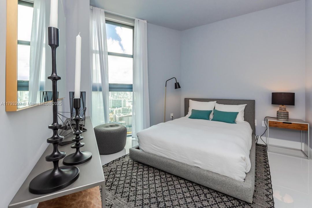 For Sale: $829,000 (3 beds, 2 baths, 1152 Square Feet)