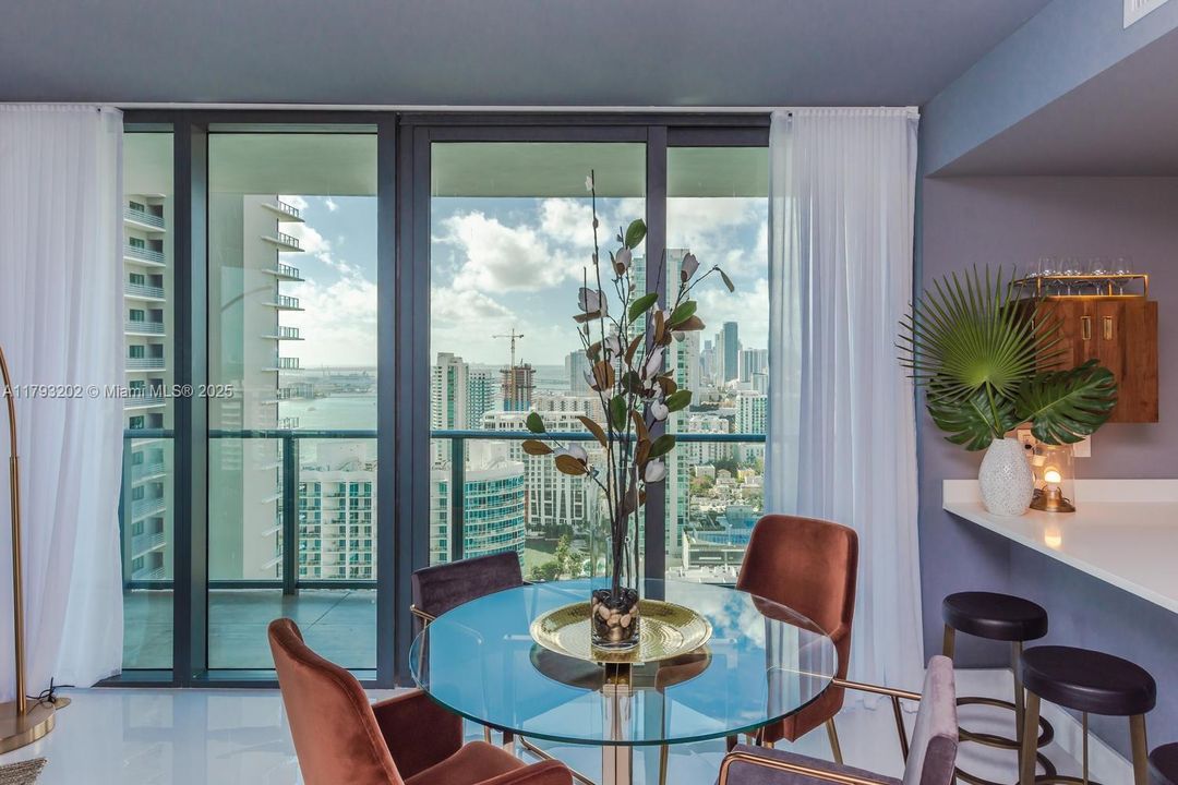 For Sale: $829,000 (3 beds, 2 baths, 1152 Square Feet)