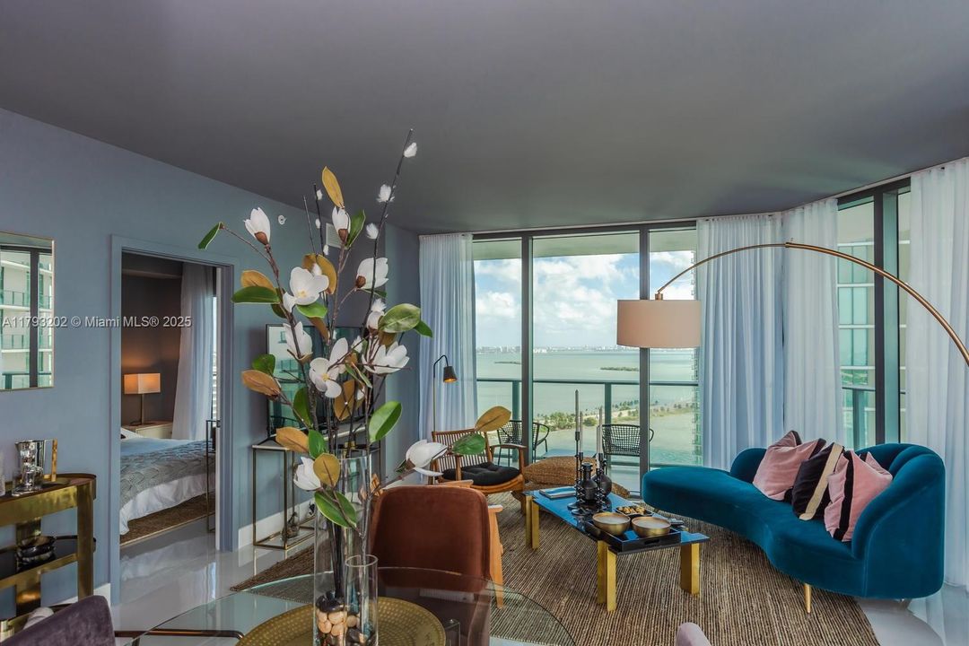 For Sale: $829,000 (3 beds, 2 baths, 1152 Square Feet)