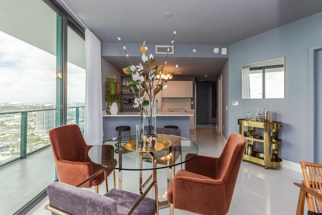 For Sale: $829,000 (3 beds, 2 baths, 1152 Square Feet)