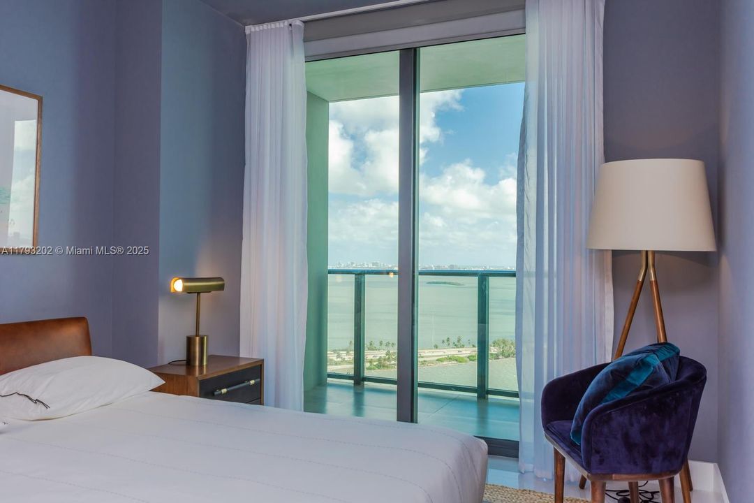 For Sale: $829,000 (3 beds, 2 baths, 1152 Square Feet)