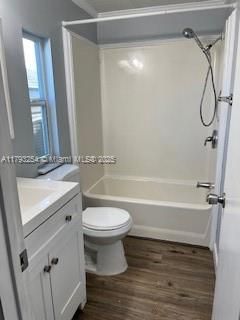 Recently Rented: $2,290 (3 beds, 2 baths, 1200 Square Feet)