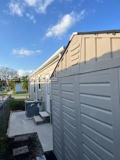 Backdoor -storage unit