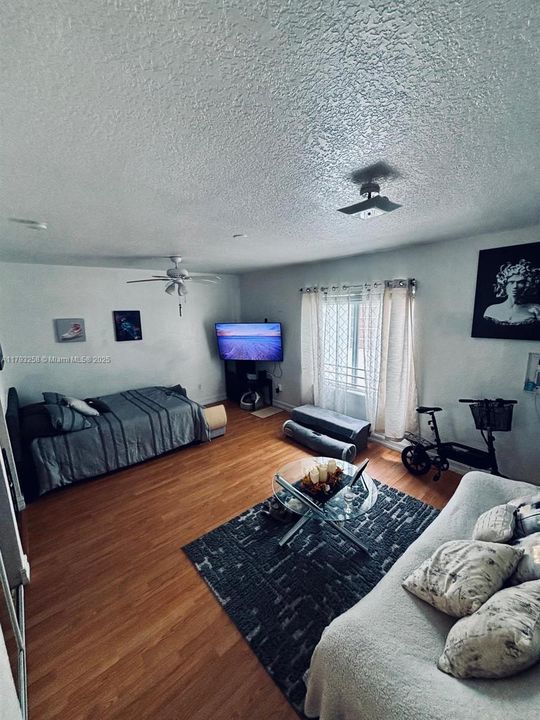 En Venta: $218,000 (0 camas, 1 baños, 436 Pies cuadrados)