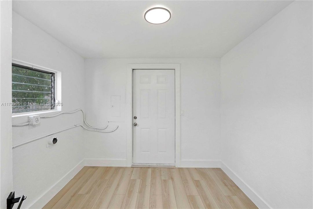 Recently Sold: $429,900 (5 beds, 2 baths, 1453 Square Feet)