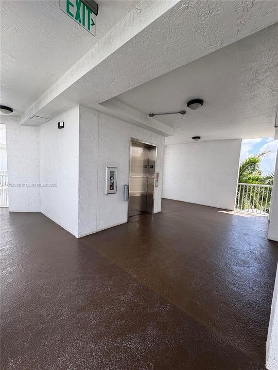 For Sale: $460,000 (3 beds, 2 baths, 1700 Square Feet)