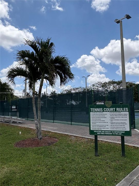 For Sale: $460,000 (3 beds, 2 baths, 1700 Square Feet)