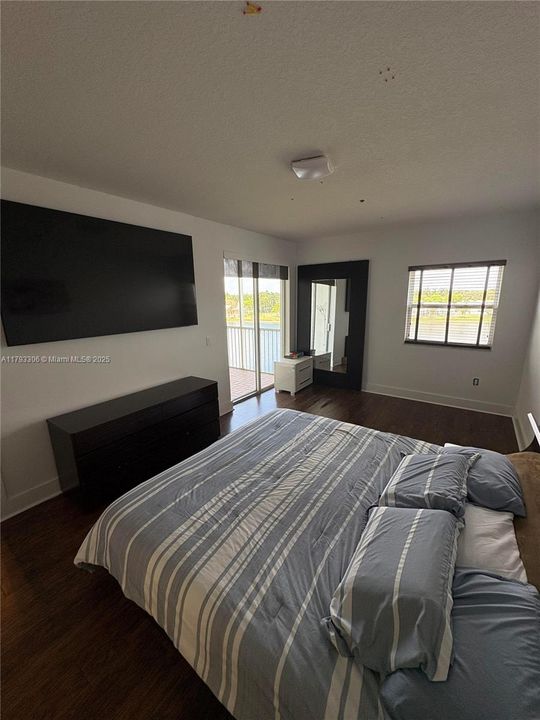 For Sale: $460,000 (3 beds, 2 baths, 1700 Square Feet)