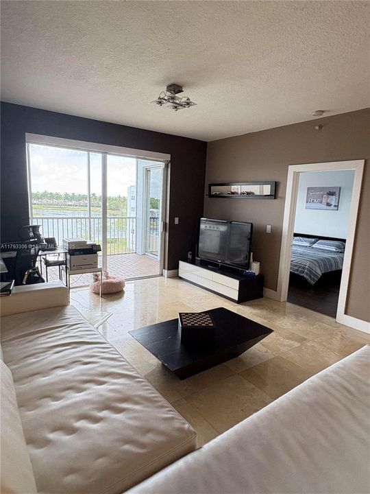 For Sale: $460,000 (3 beds, 2 baths, 1700 Square Feet)