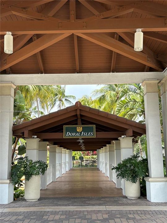 For Sale: $460,000 (3 beds, 2 baths, 1700 Square Feet)