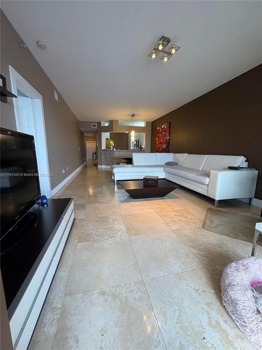 For Sale: $460,000 (3 beds, 2 baths, 1700 Square Feet)