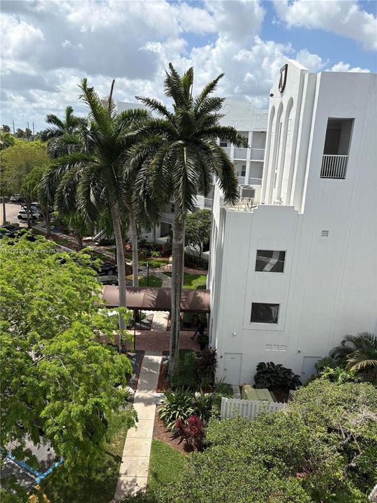 For Sale: $460,000 (3 beds, 2 baths, 1700 Square Feet)