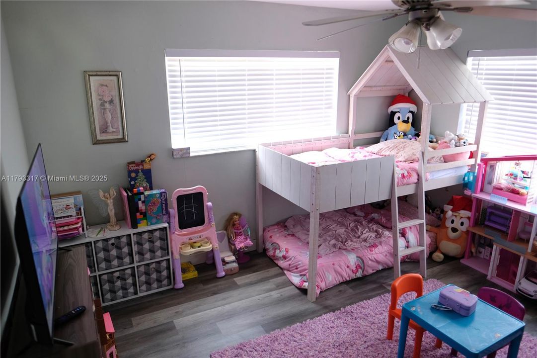 Active With Contract: $525,000 (3 beds, 2 baths, 1336 Square Feet)