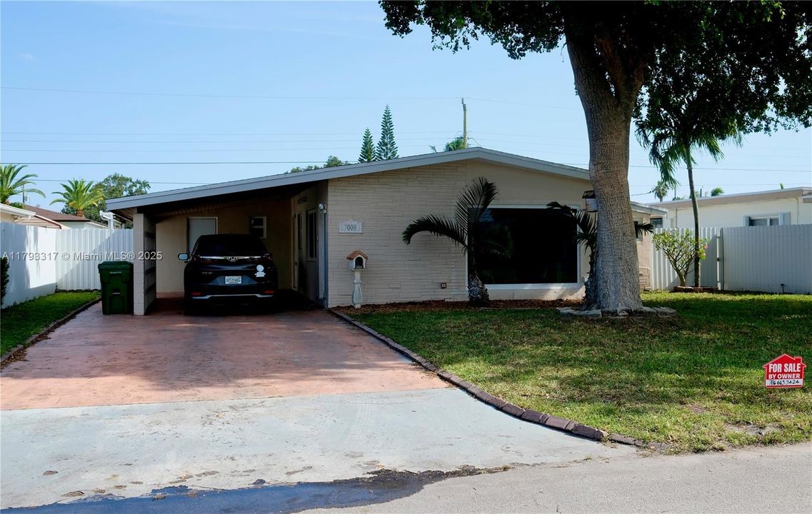 Active With Contract: $525,000 (3 beds, 2 baths, 1336 Square Feet)