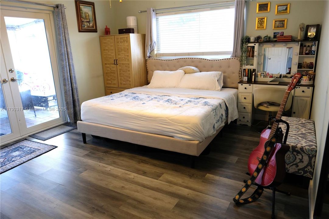 Active With Contract: $525,000 (3 beds, 2 baths, 1336 Square Feet)