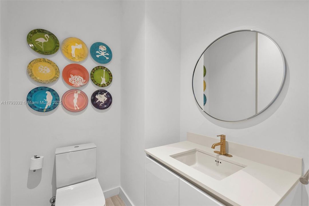 Vendido Recientemente: $1,695,000 (2 camas, 2 baños, 964 Pies cuadrados)