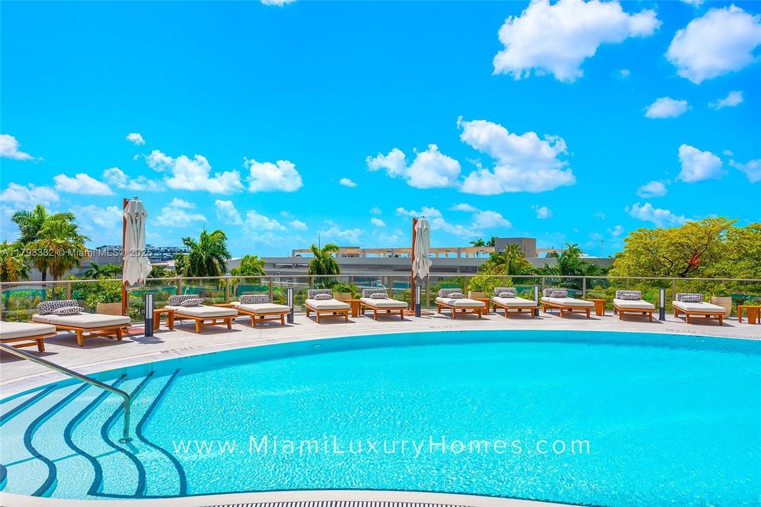 Vendido Recientemente: $1,695,000 (2 camas, 2 baños, 964 Pies cuadrados)