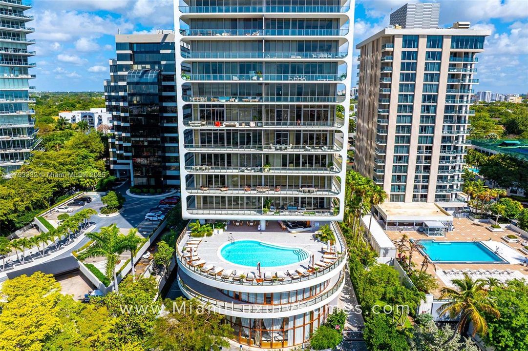 Vendido Recientemente: $1,695,000 (2 camas, 2 baños, 964 Pies cuadrados)