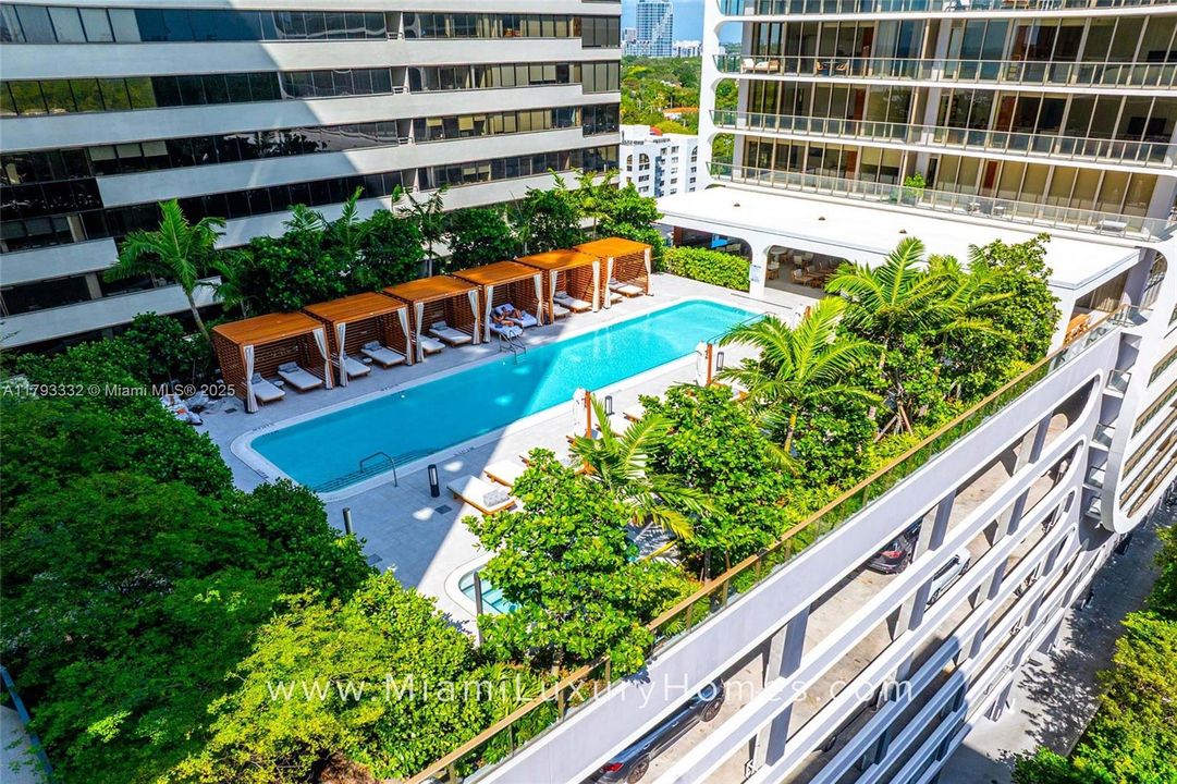 Vendido Recientemente: $1,695,000 (2 camas, 2 baños, 964 Pies cuadrados)