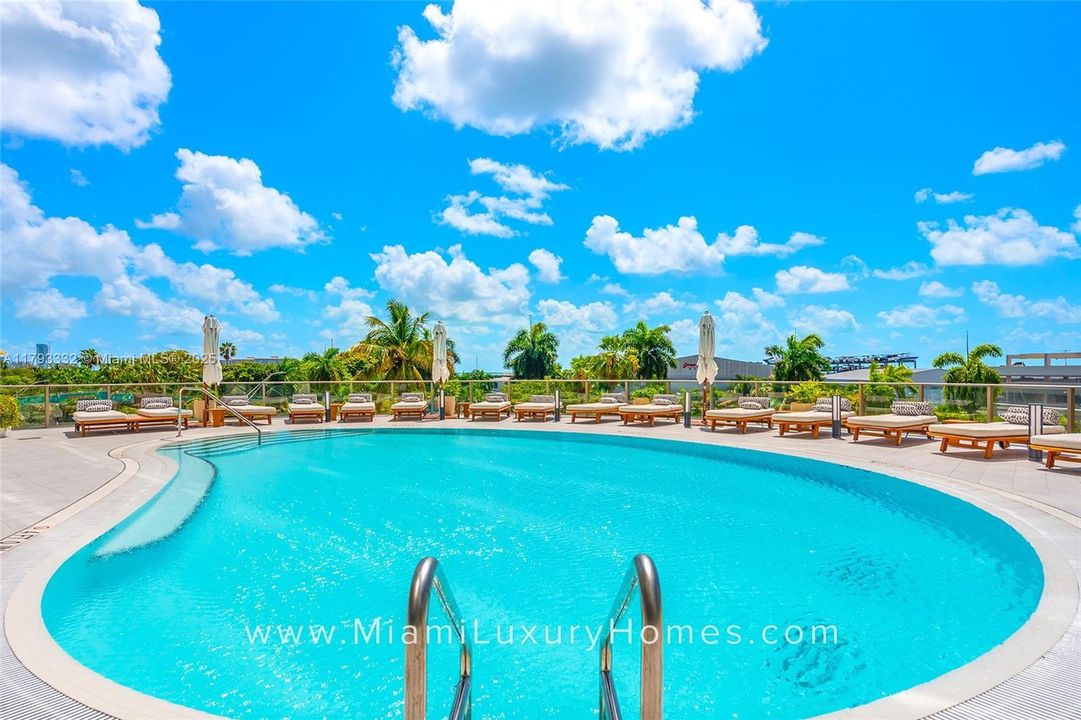 Vendido Recientemente: $1,695,000 (2 camas, 2 baños, 964 Pies cuadrados)