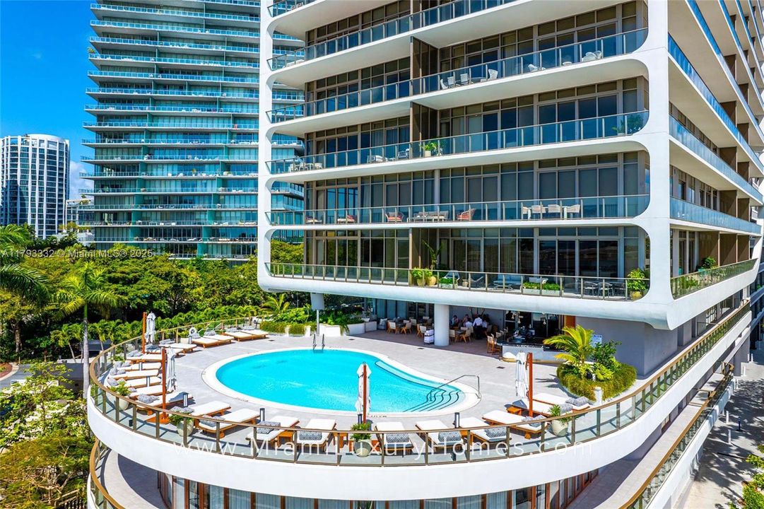 Vendido Recientemente: $1,695,000 (2 camas, 2 baños, 964 Pies cuadrados)