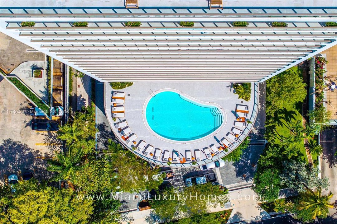 Vendido Recientemente: $1,695,000 (2 camas, 2 baños, 964 Pies cuadrados)