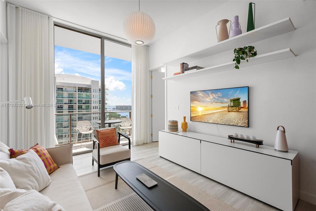 Vendido Recientemente: $1,695,000 (2 camas, 2 baños, 964 Pies cuadrados)