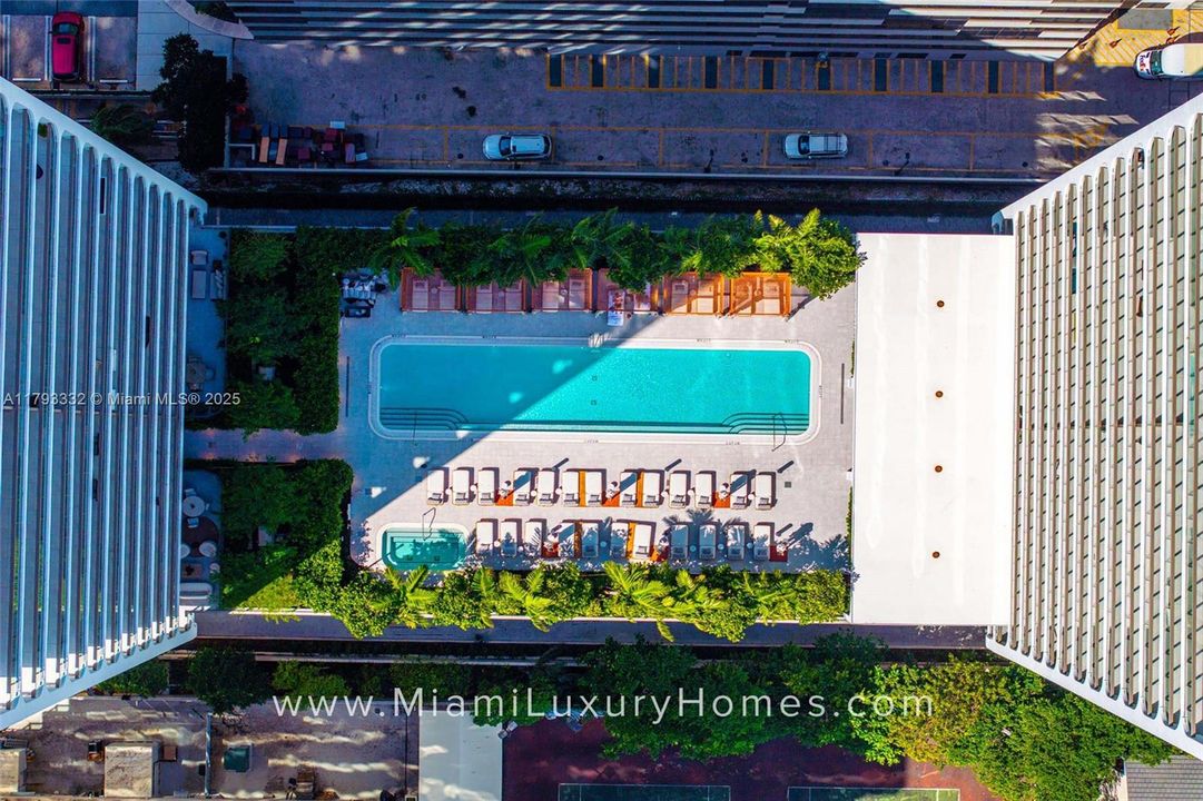 Vendido Recientemente: $1,695,000 (2 camas, 2 baños, 964 Pies cuadrados)