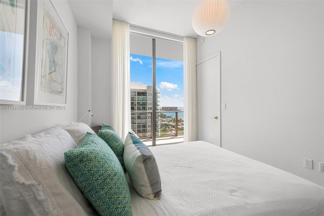 Vendido Recientemente: $1,695,000 (2 camas, 2 baños, 964 Pies cuadrados)